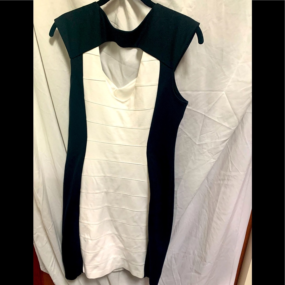 Express flattering black white dress, side zip
